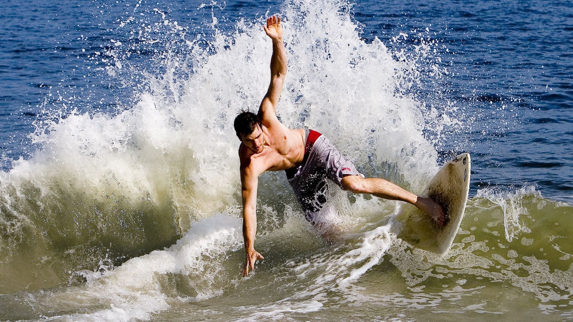 高速公路封闭骑行体验赛 通车前唯一一次骑车上高速